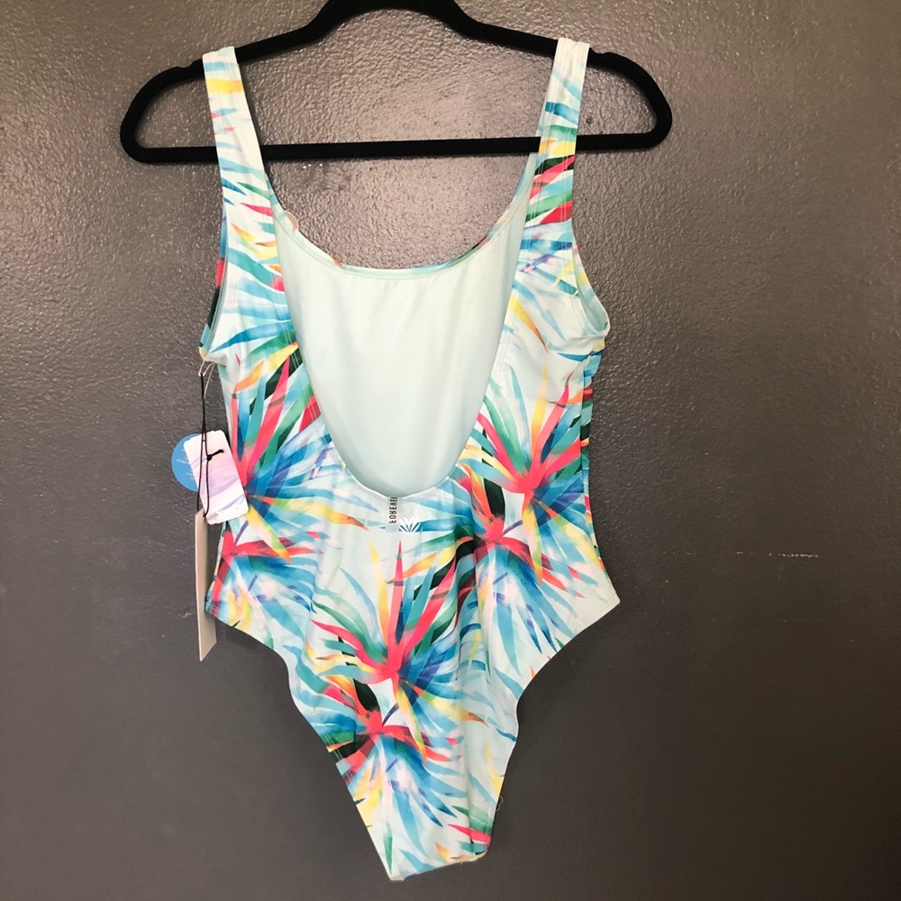 🌊SWIMWEAR🌊 - Picture 3 of 7